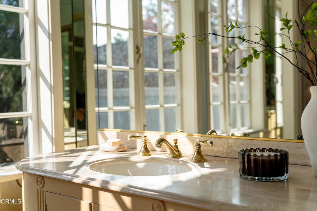 1527 E California Boulevard