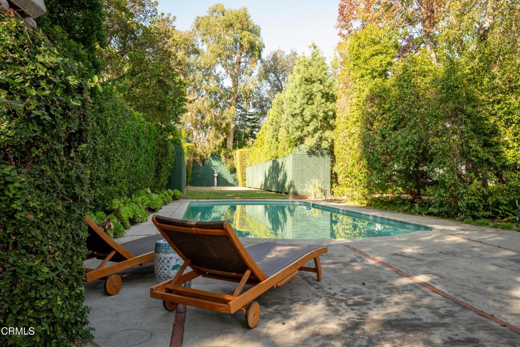 1527 E California Boulevard