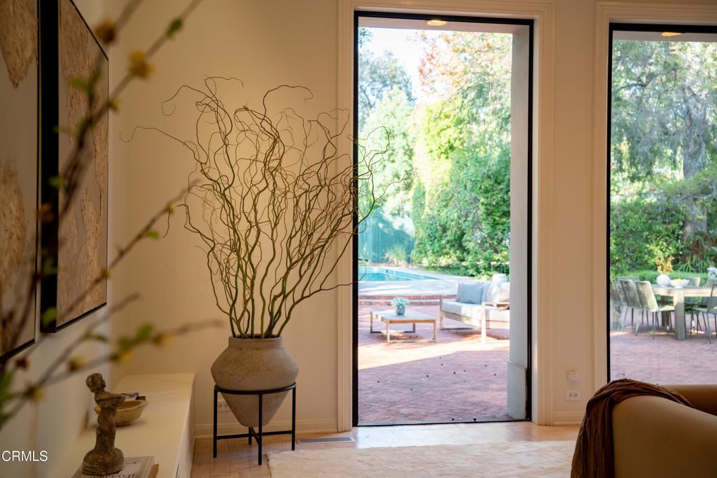 1527 E California Boulevard