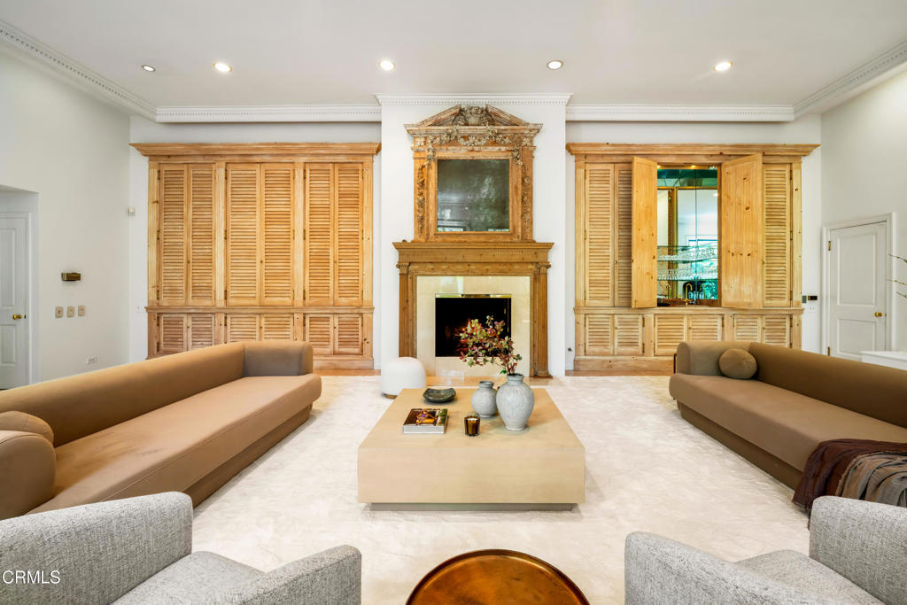 1527 E California Boulevard