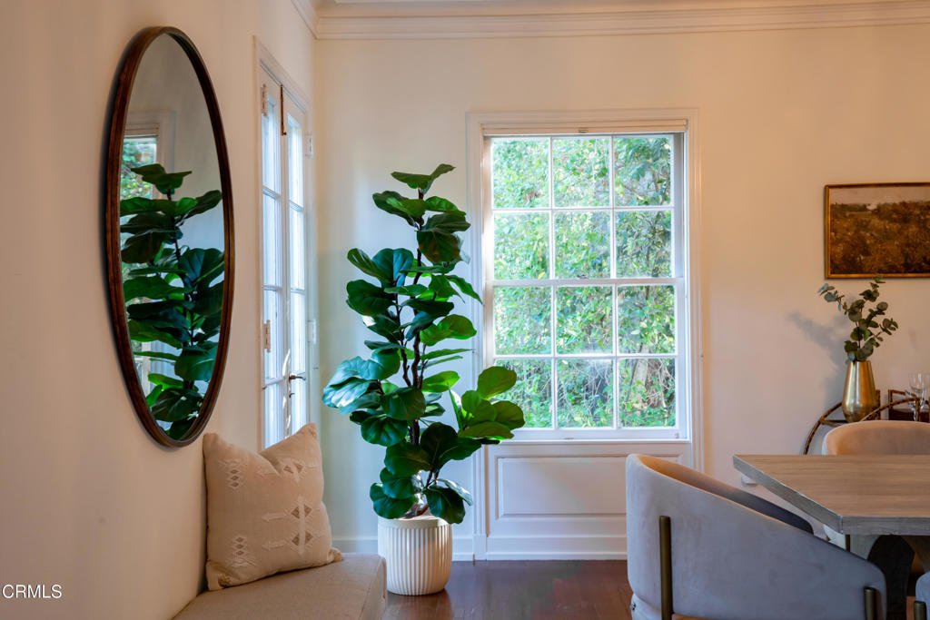 1527 E California Boulevard