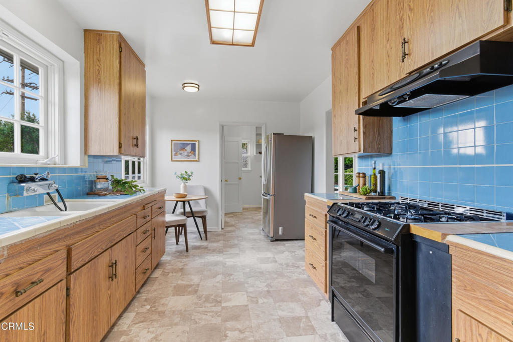 4563 Loma Vista Drive