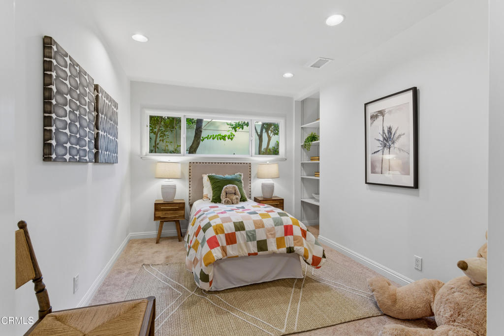 4563 Loma Vista Drive