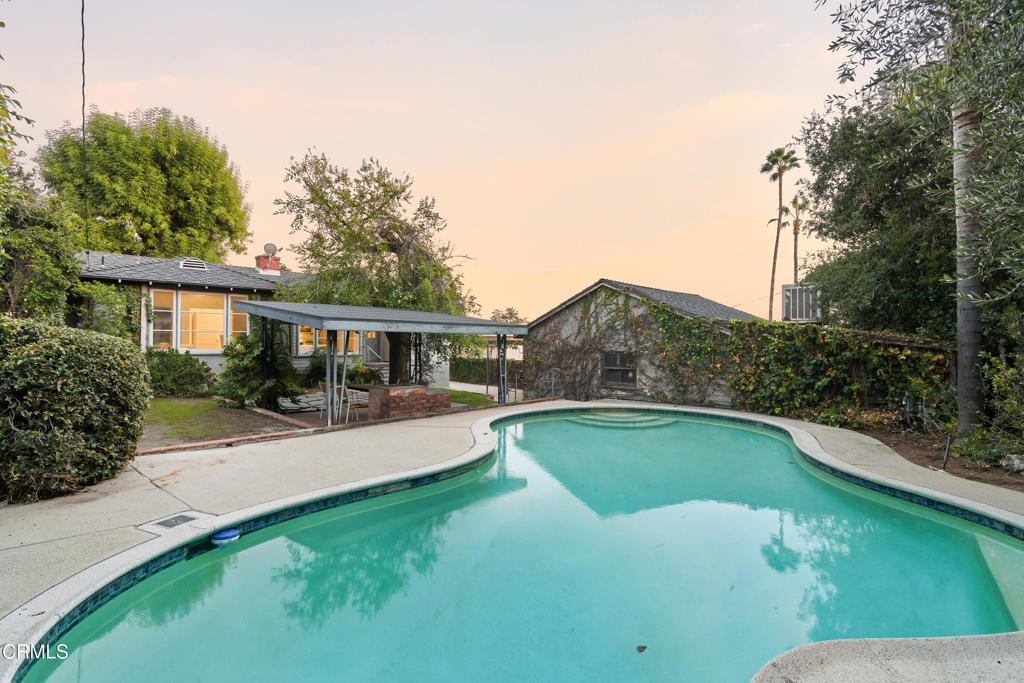 4563 Loma Vista Drive