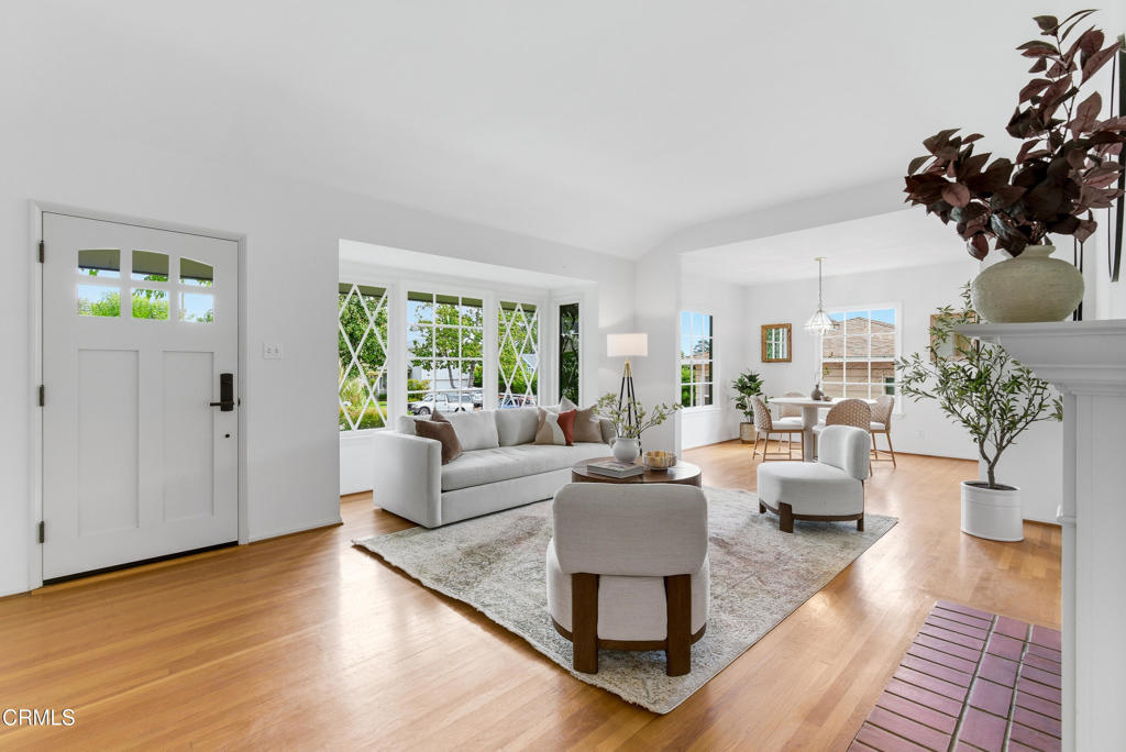 4563 Loma Vista Drive