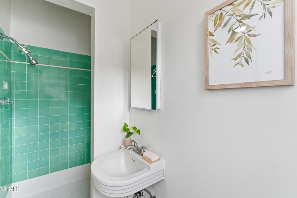 4563 Loma Vista Drive