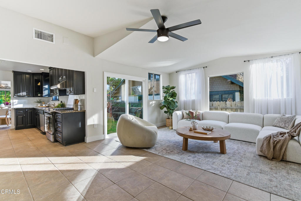 967 N El Molino Avenue