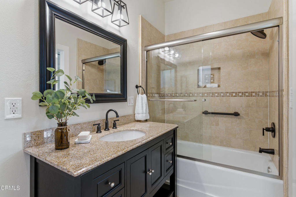 967 N El Molino Avenue