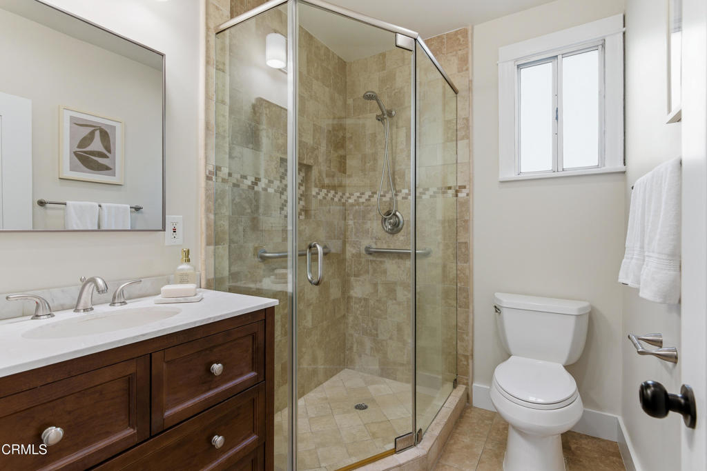 967 N El Molino Avenue