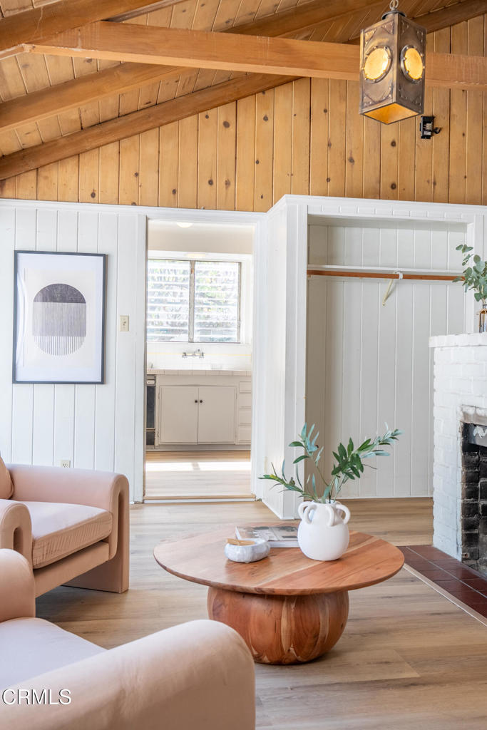 6222 N Willard Avenue