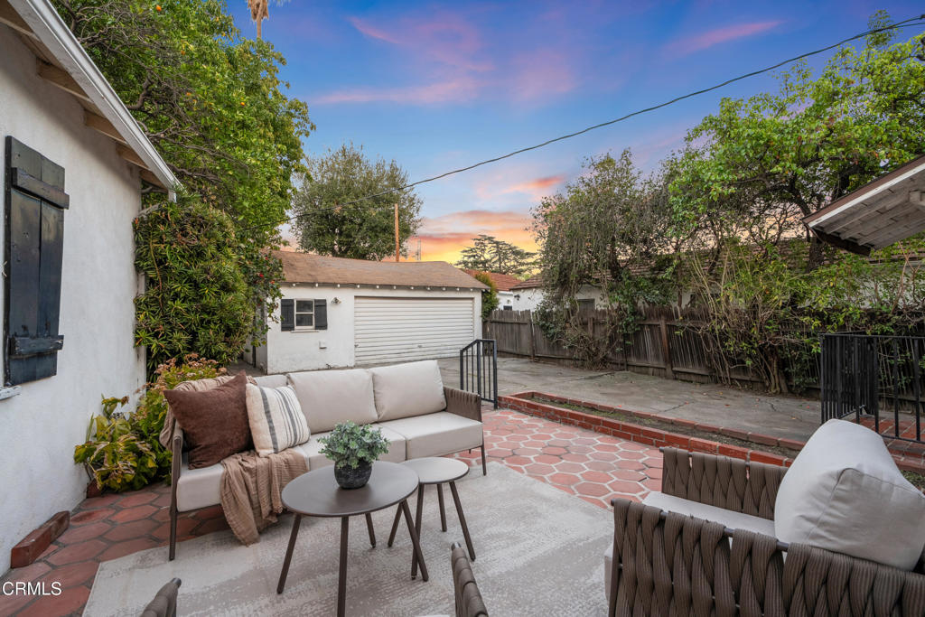 6222 N Willard Avenue