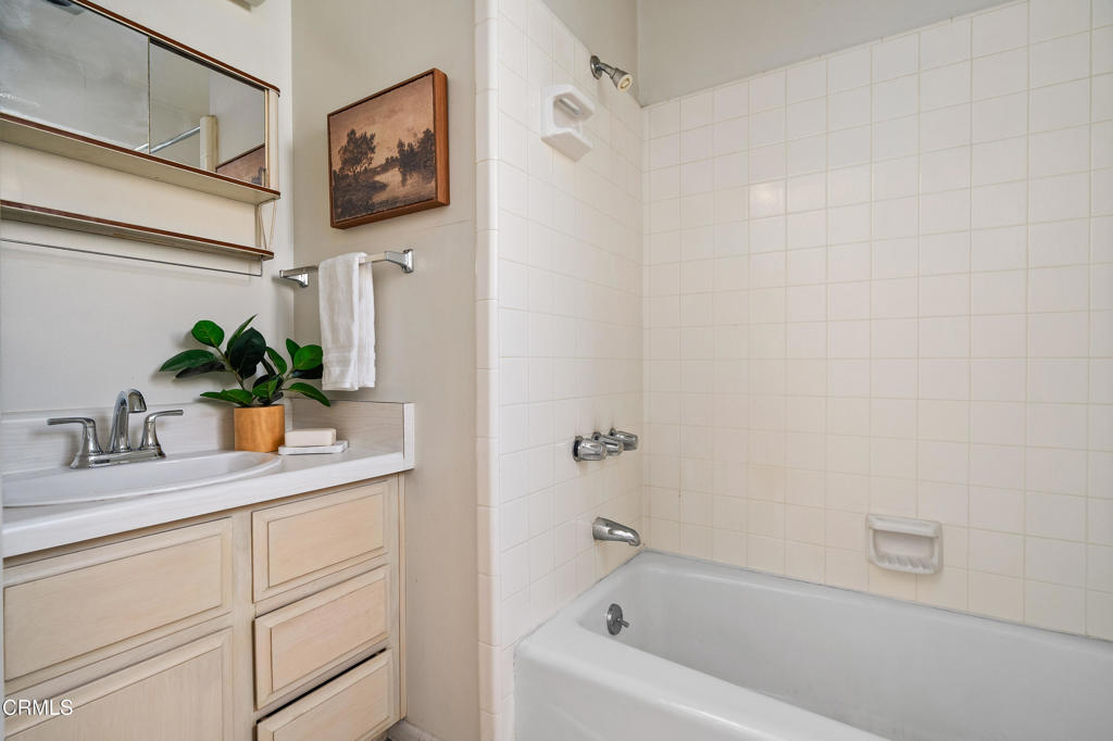 6222 N Willard Avenue