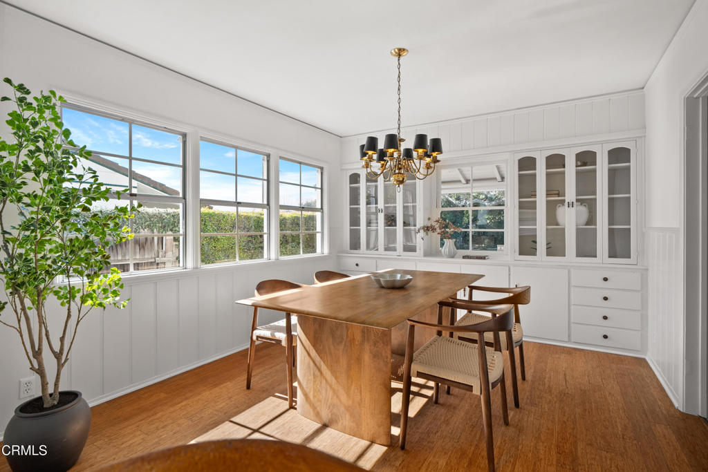 6222 N Willard Avenue