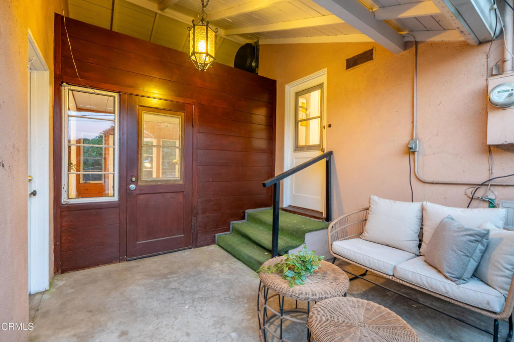 305 S Mayflower Avenue