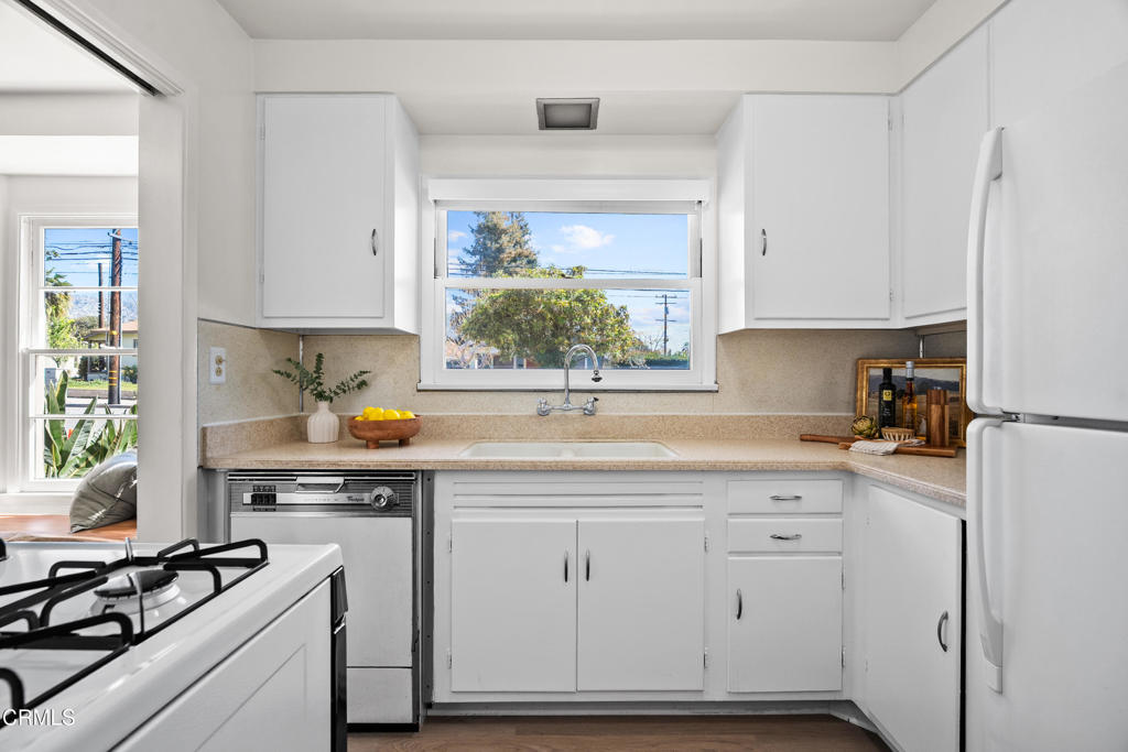 305 S Mayflower Avenue