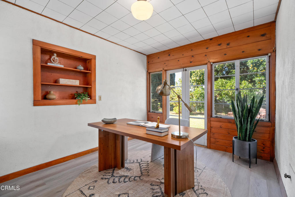 305 S Mayflower Avenue