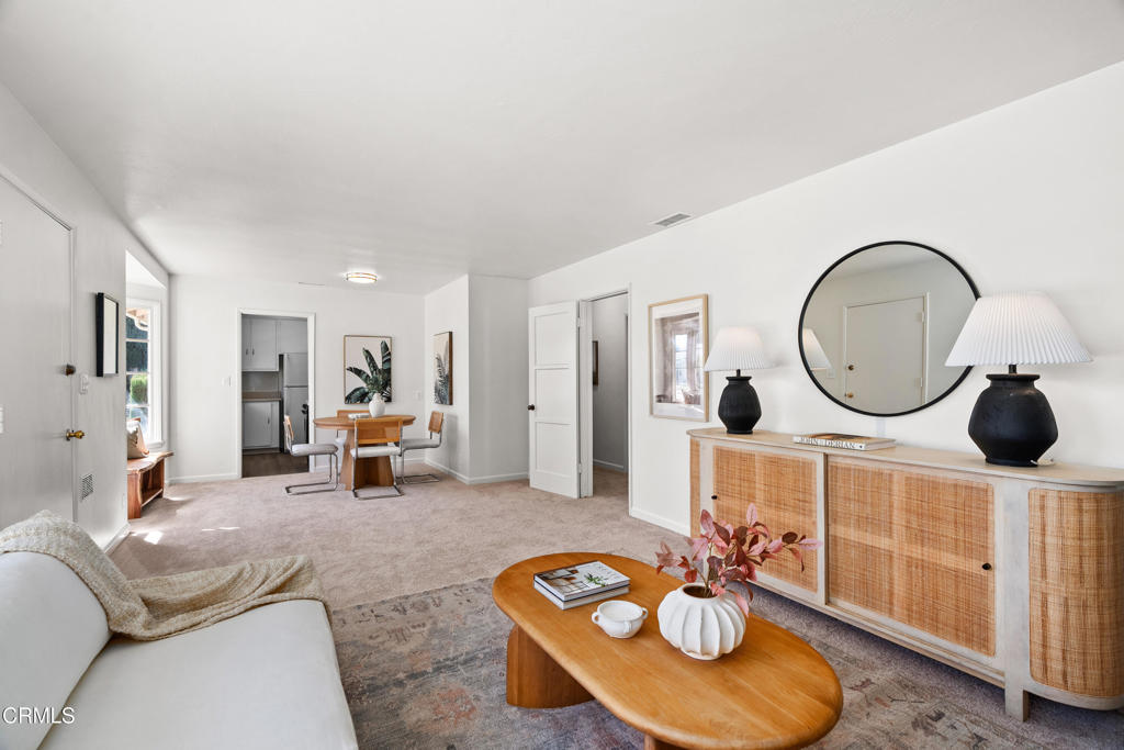 305 S Mayflower Avenue