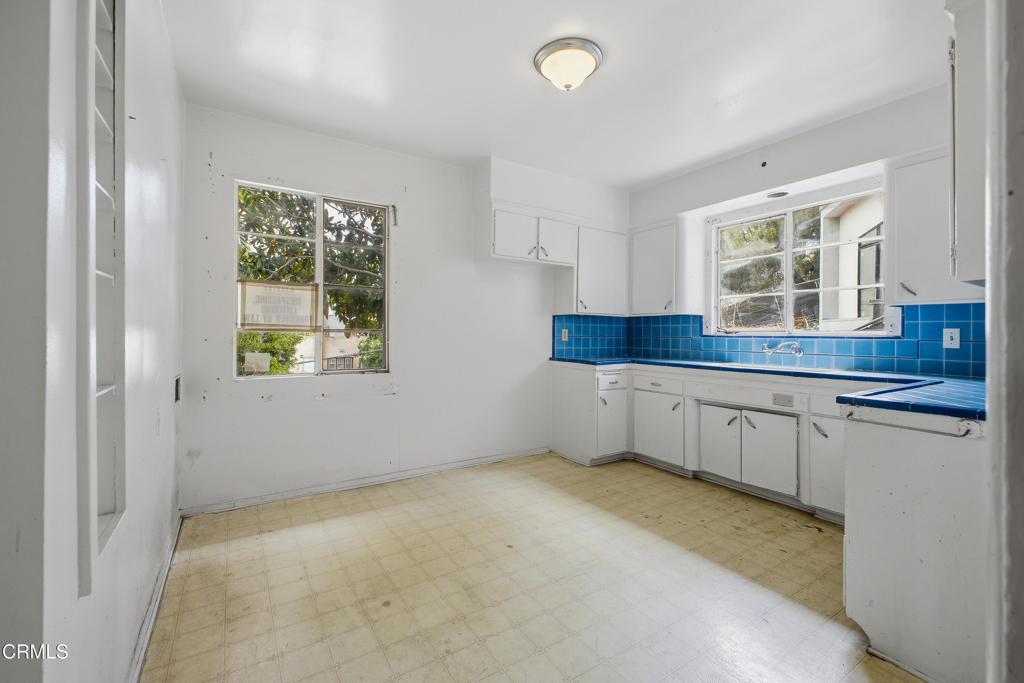 808 Valley View Road
