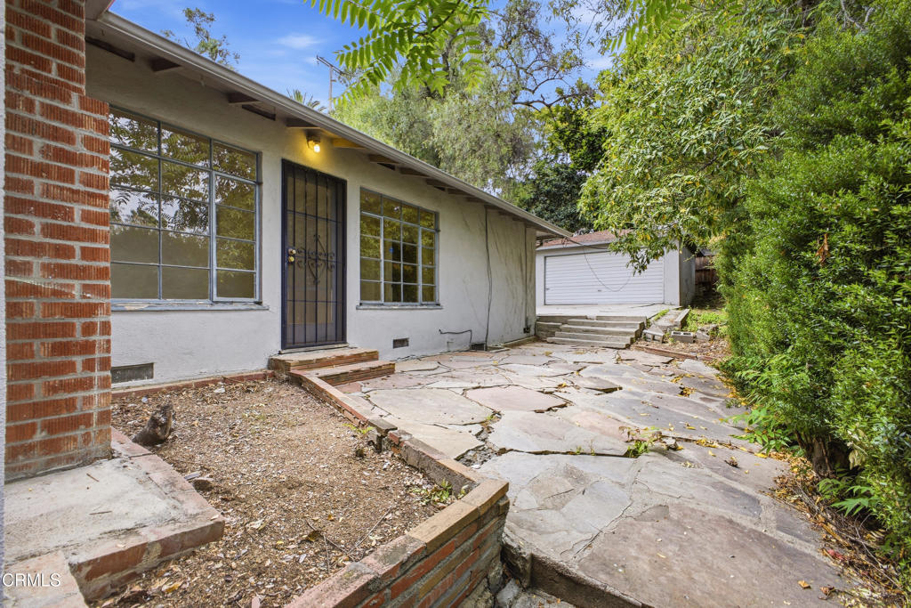 808 Valley View Road
