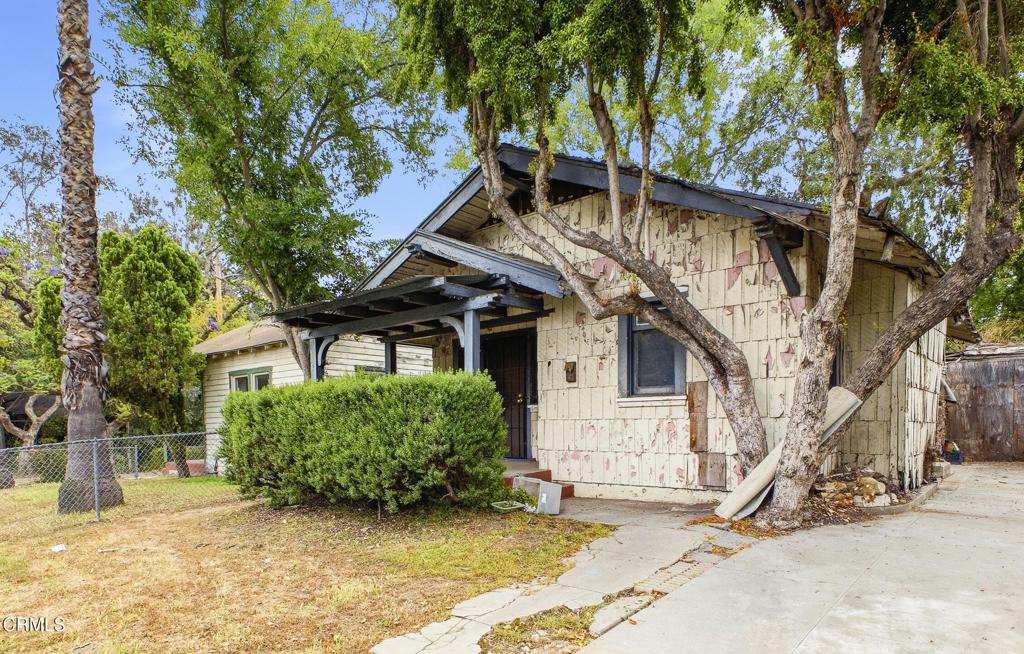 1039 Grevelia Street