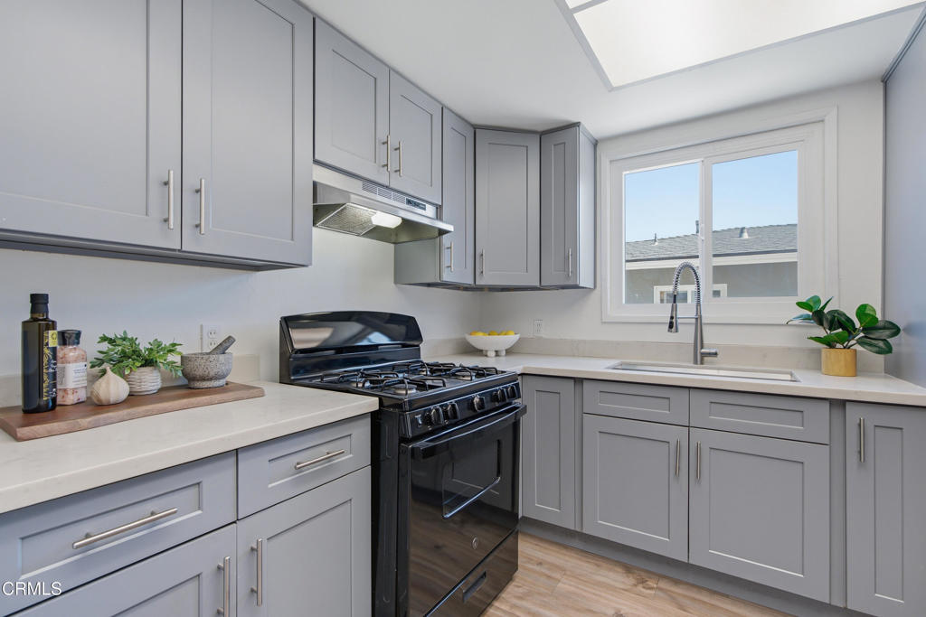 1201 N Alameda Avenue