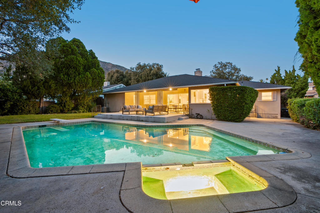 1835 Anita Crest Drive