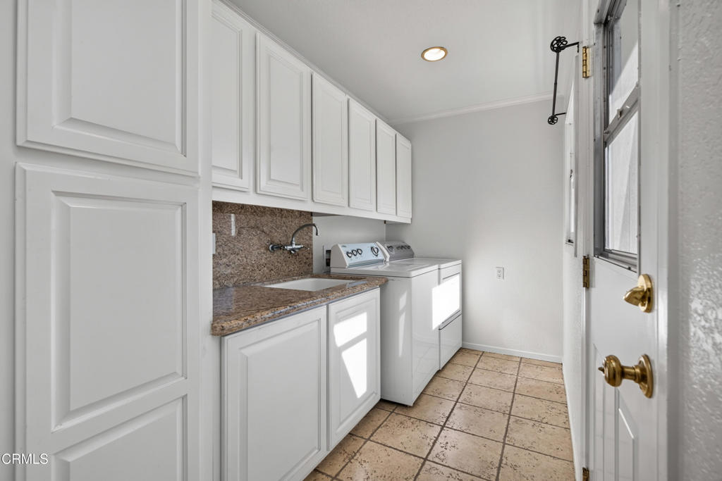 1835 Anita Crest Drive