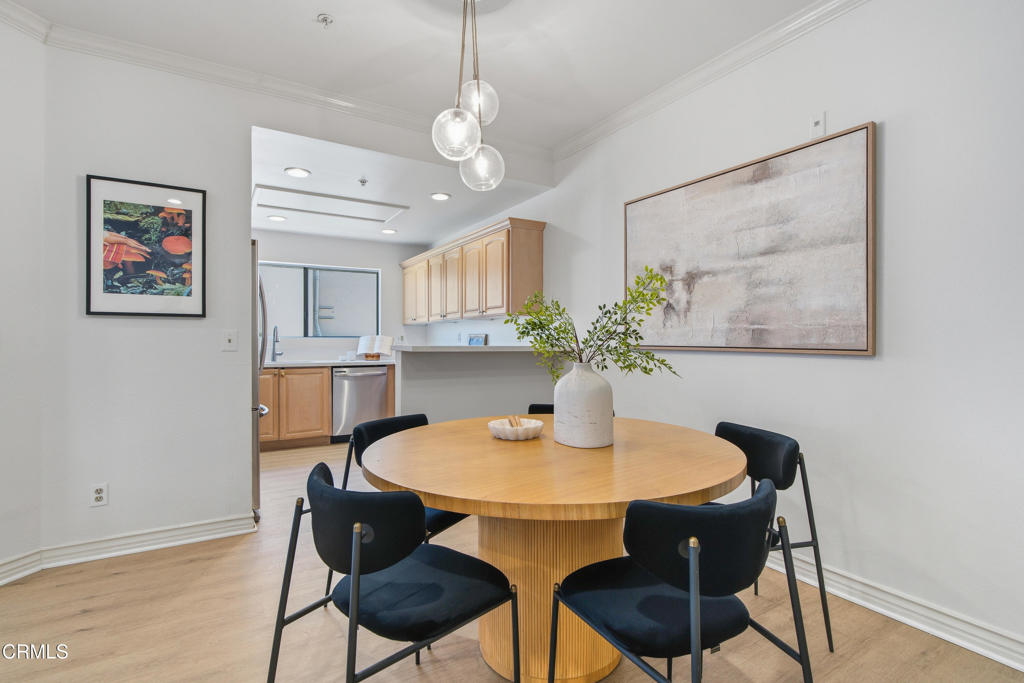 450 W Dryden Street 106