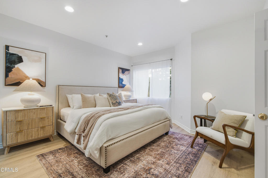 450 W Dryden Street 106