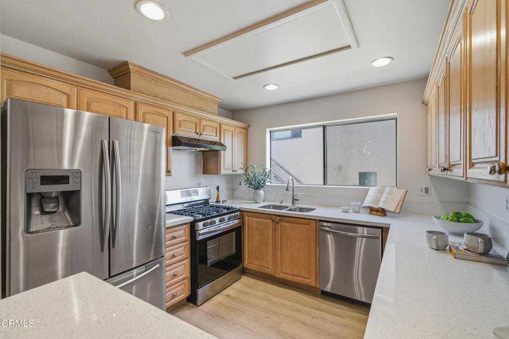 450 W Dryden Street 106