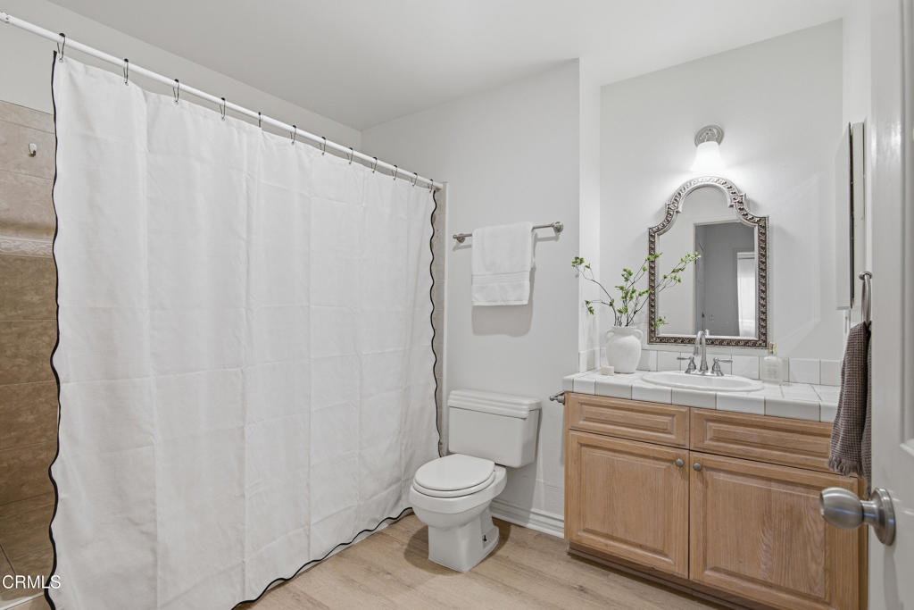 450 W Dryden Street 106