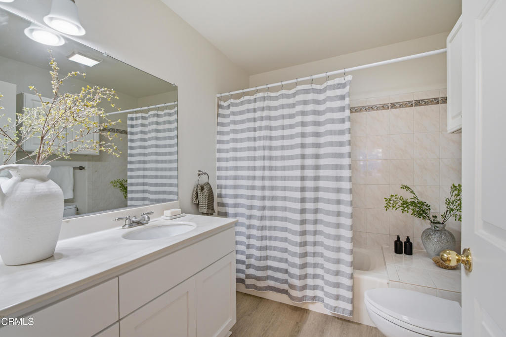 450 W Dryden Street 106