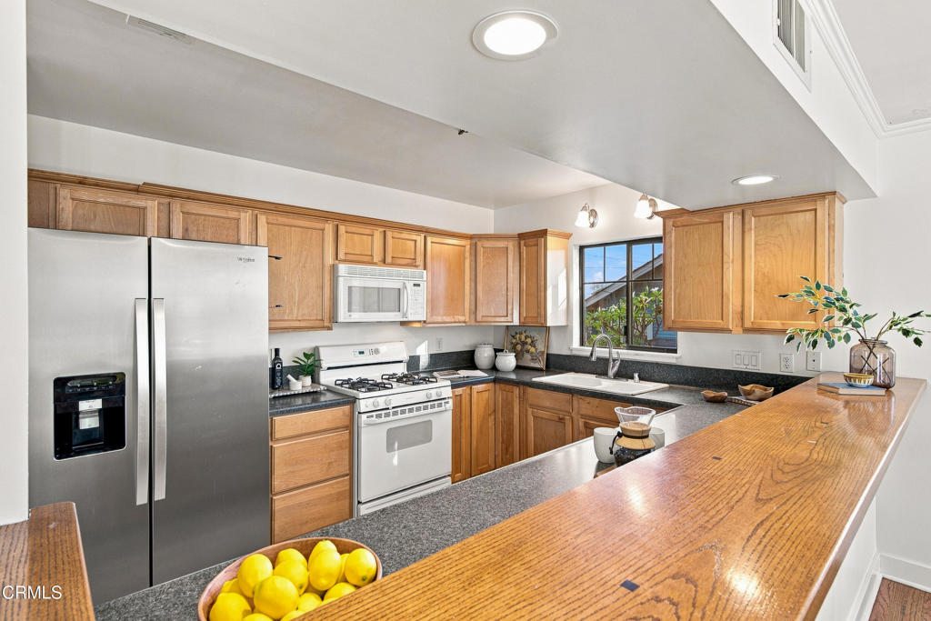 245 Valle Vista Avenue