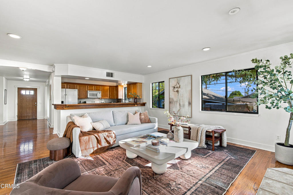 245 Valle Vista Avenue