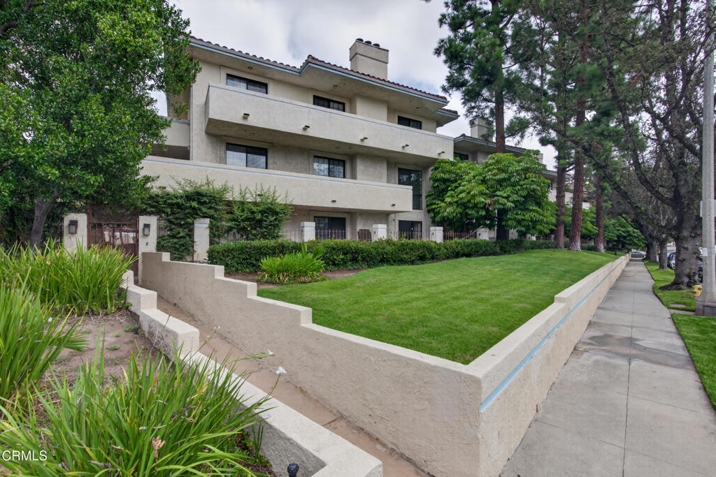 245 S Holliston Avenue 309