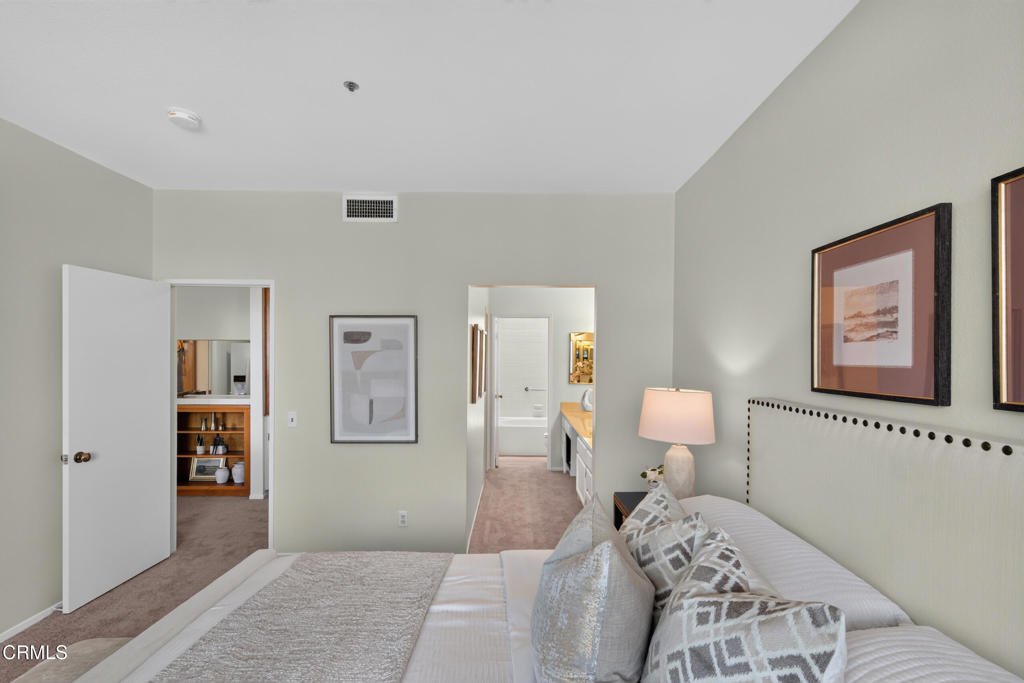 245 S Holliston Avenue 309