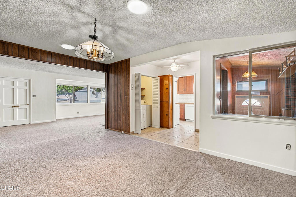 332 W Fernfield Drive