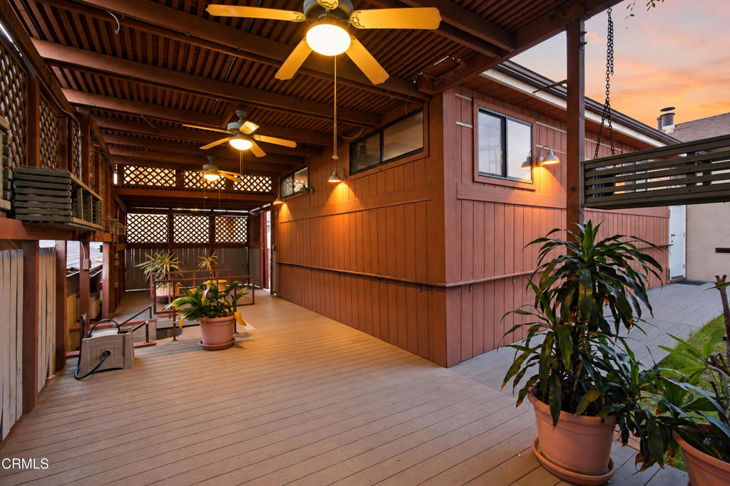 332 W Fernfield Drive