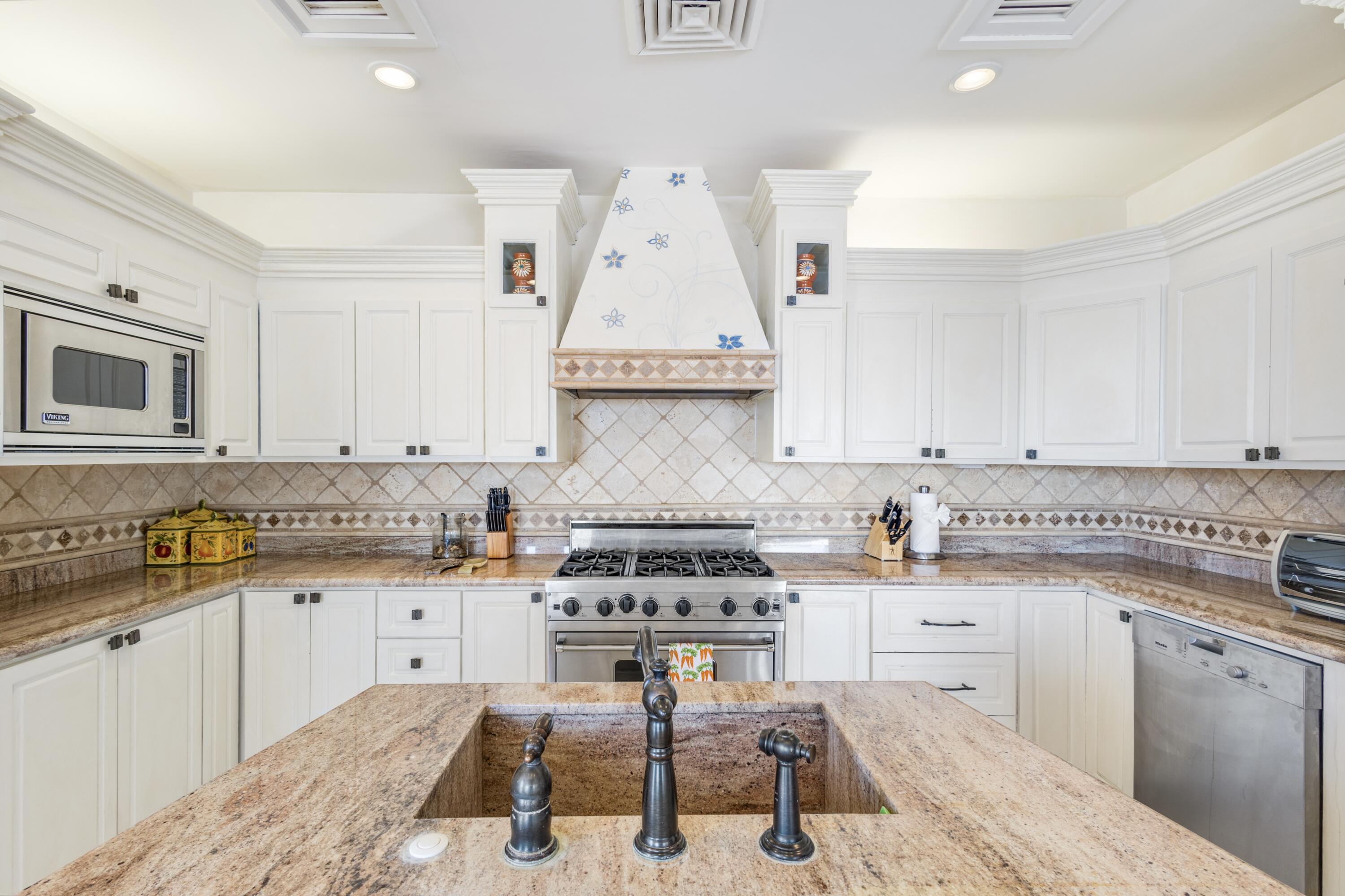 50 Cresta Del Mar, Villa Sabila