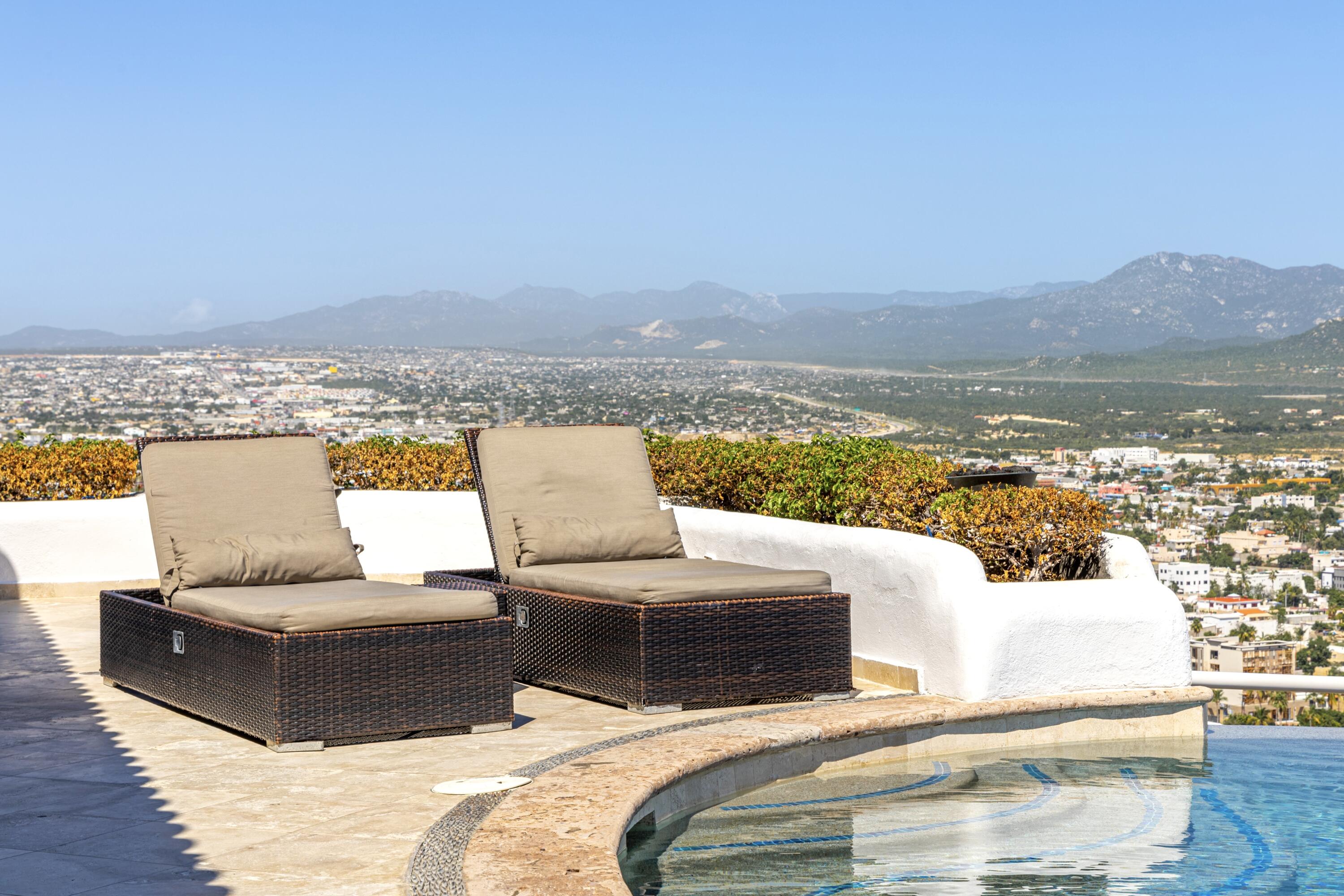 42 Camino Bonito Oriente Pedregal, Villa Leonetti