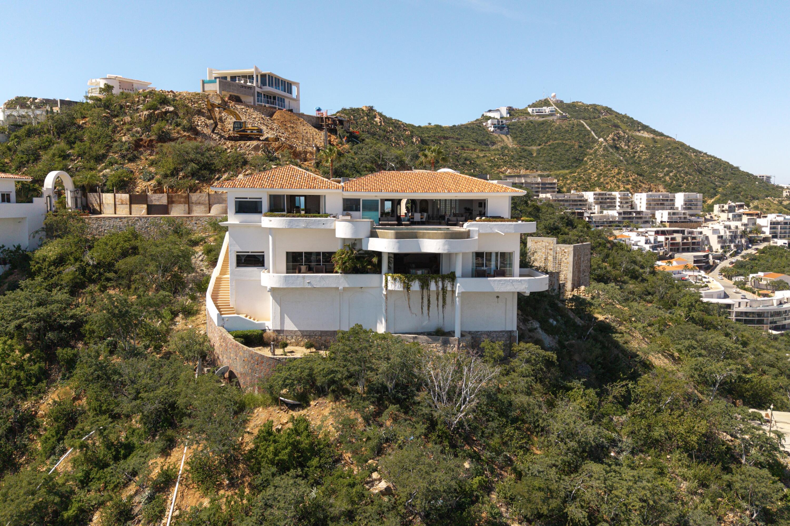 42 Camino Bonito Oriente Pedregal, Villa Leonetti