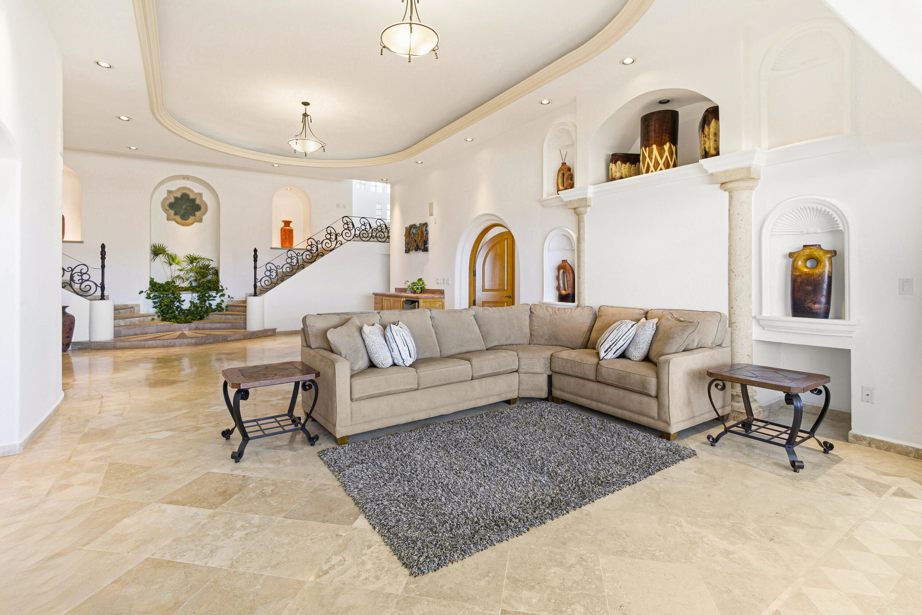 42 Camino Bonito Oriente Pedregal, Villa Leonetti