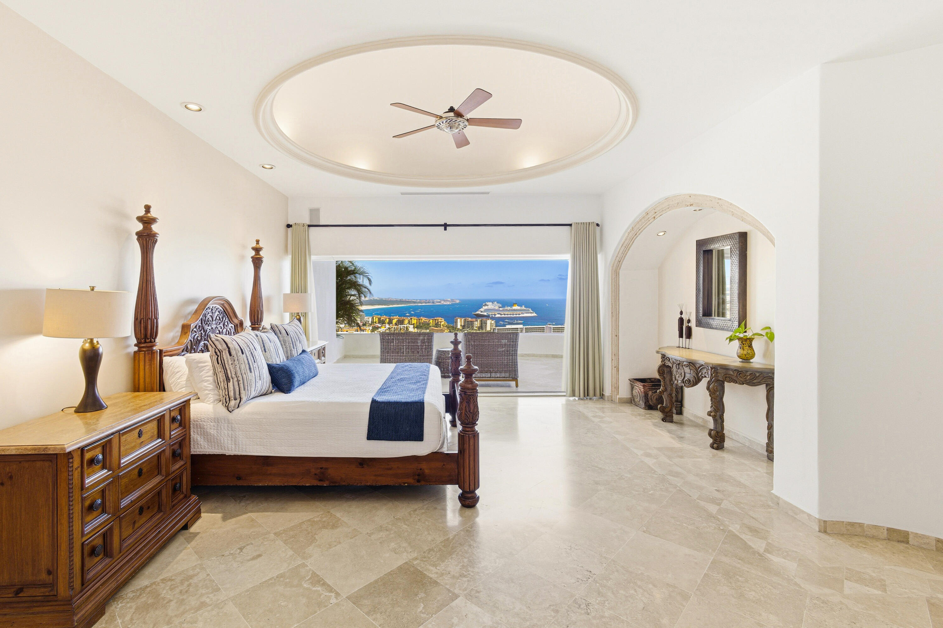 42 Camino Bonito Oriente Pedregal, Villa Leonetti