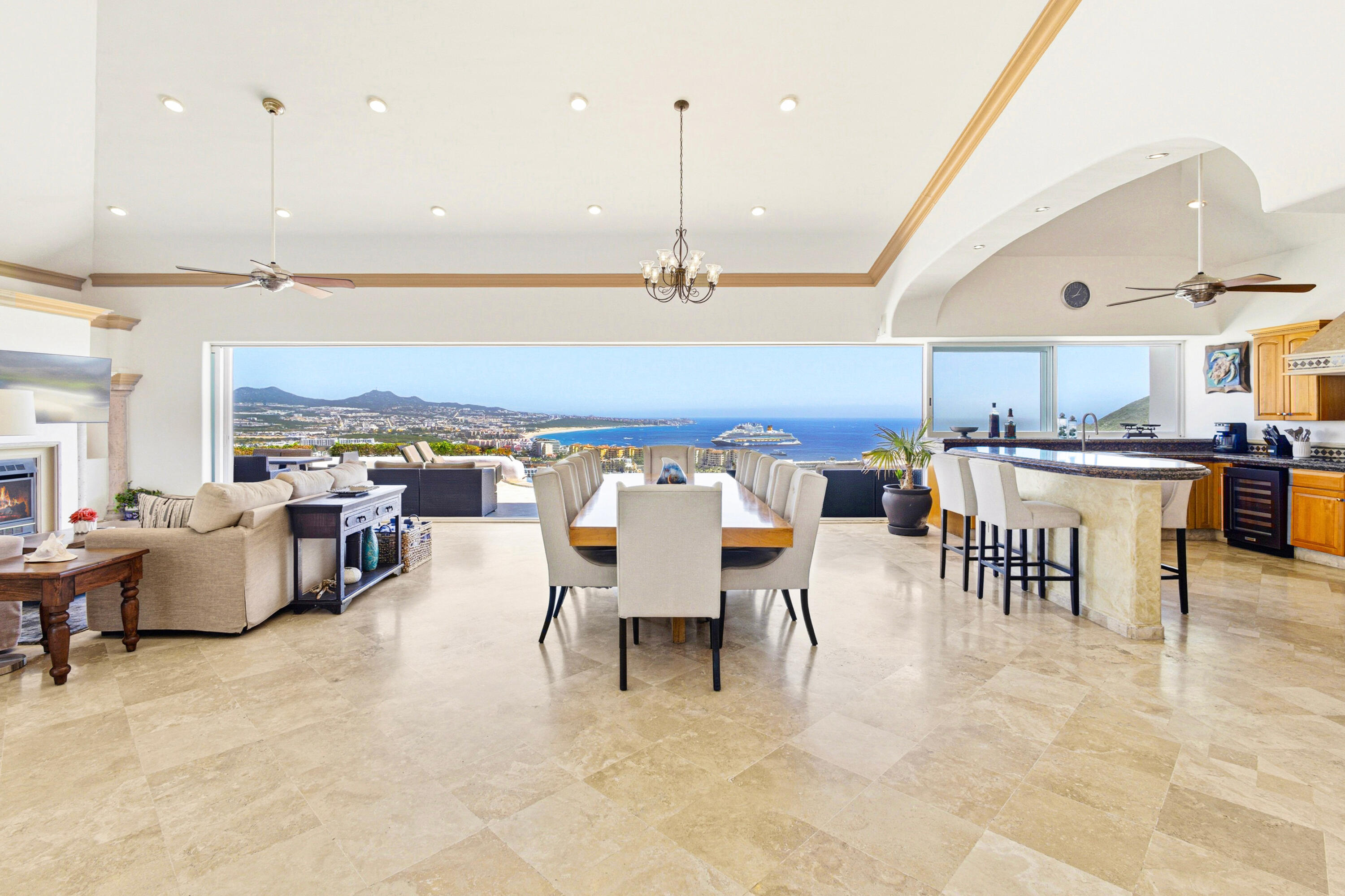 42 Camino Bonito Oriente Pedregal, Villa Leonetti