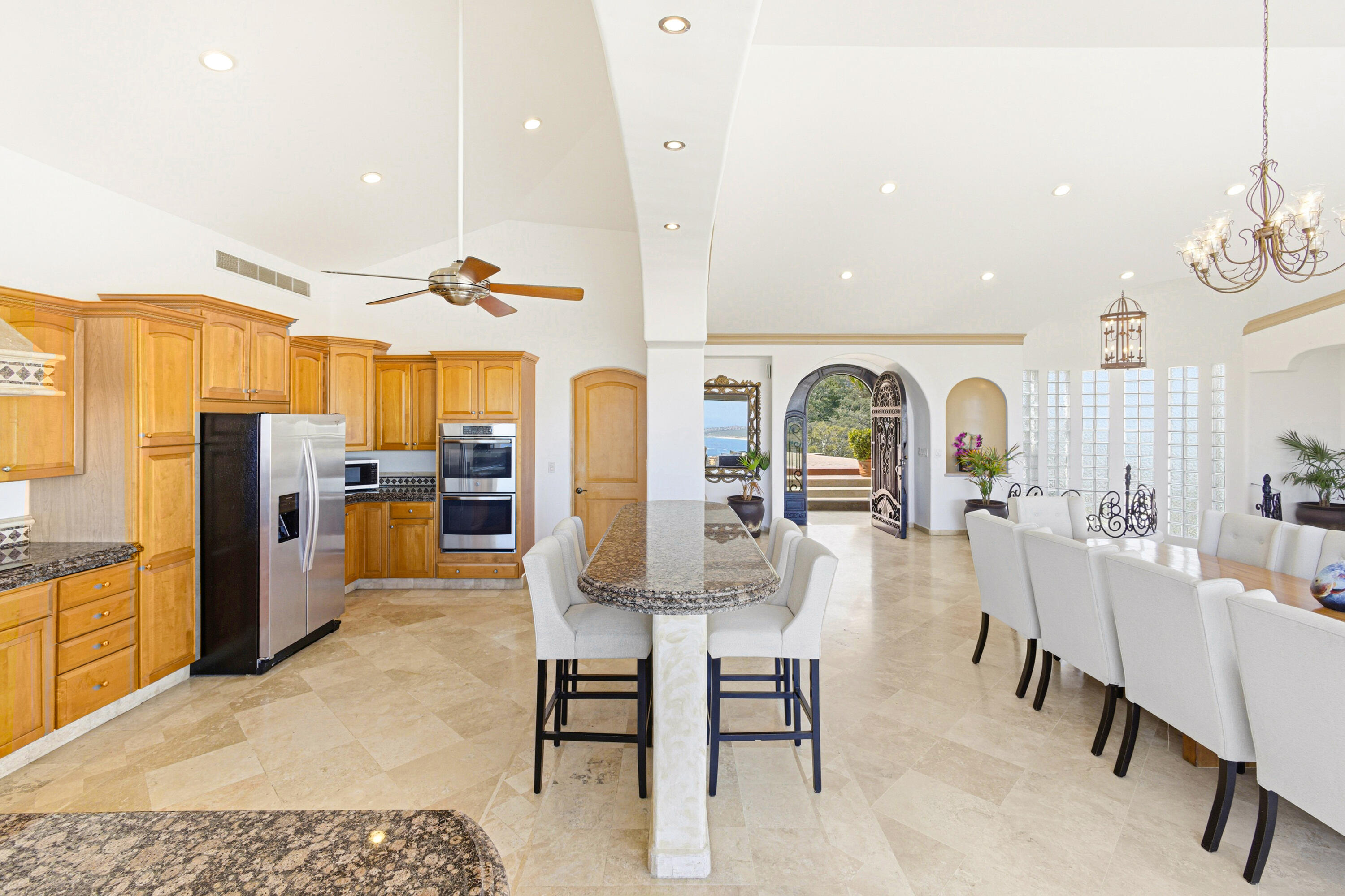 42 Camino Bonito Oriente Pedregal, Villa Leonetti