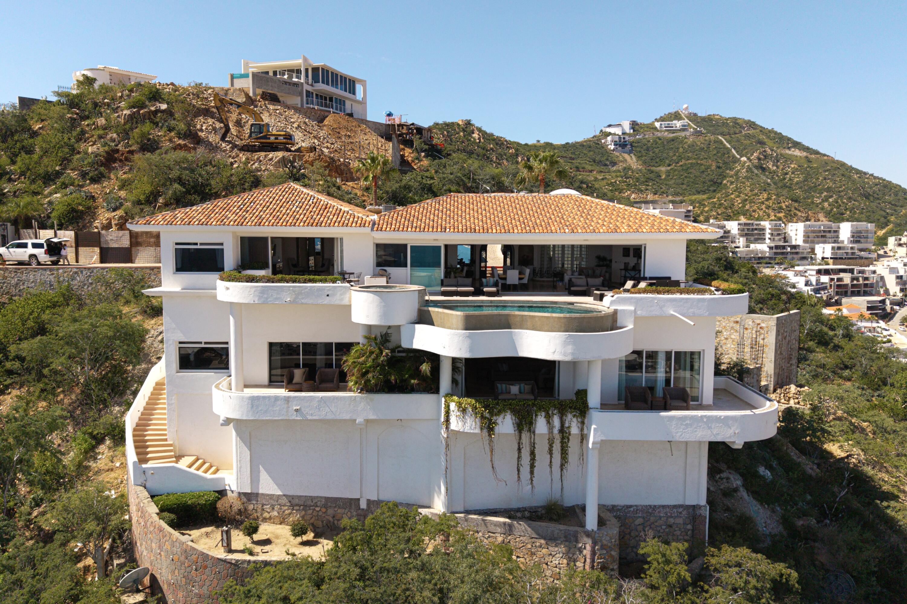 42 Camino Bonito Oriente Pedregal, Villa Leonetti