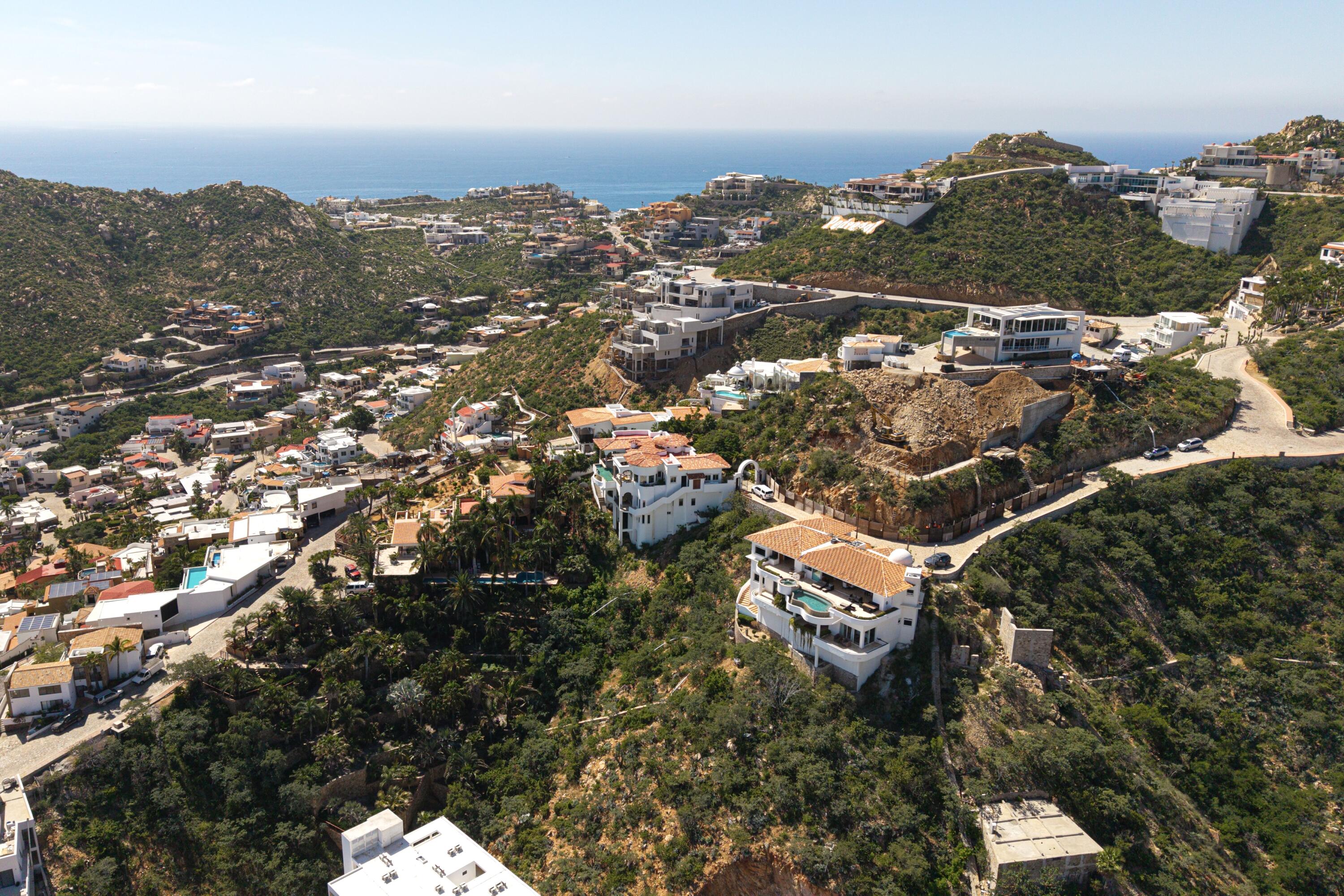 42 Camino Bonito Oriente Pedregal, Villa Leonetti