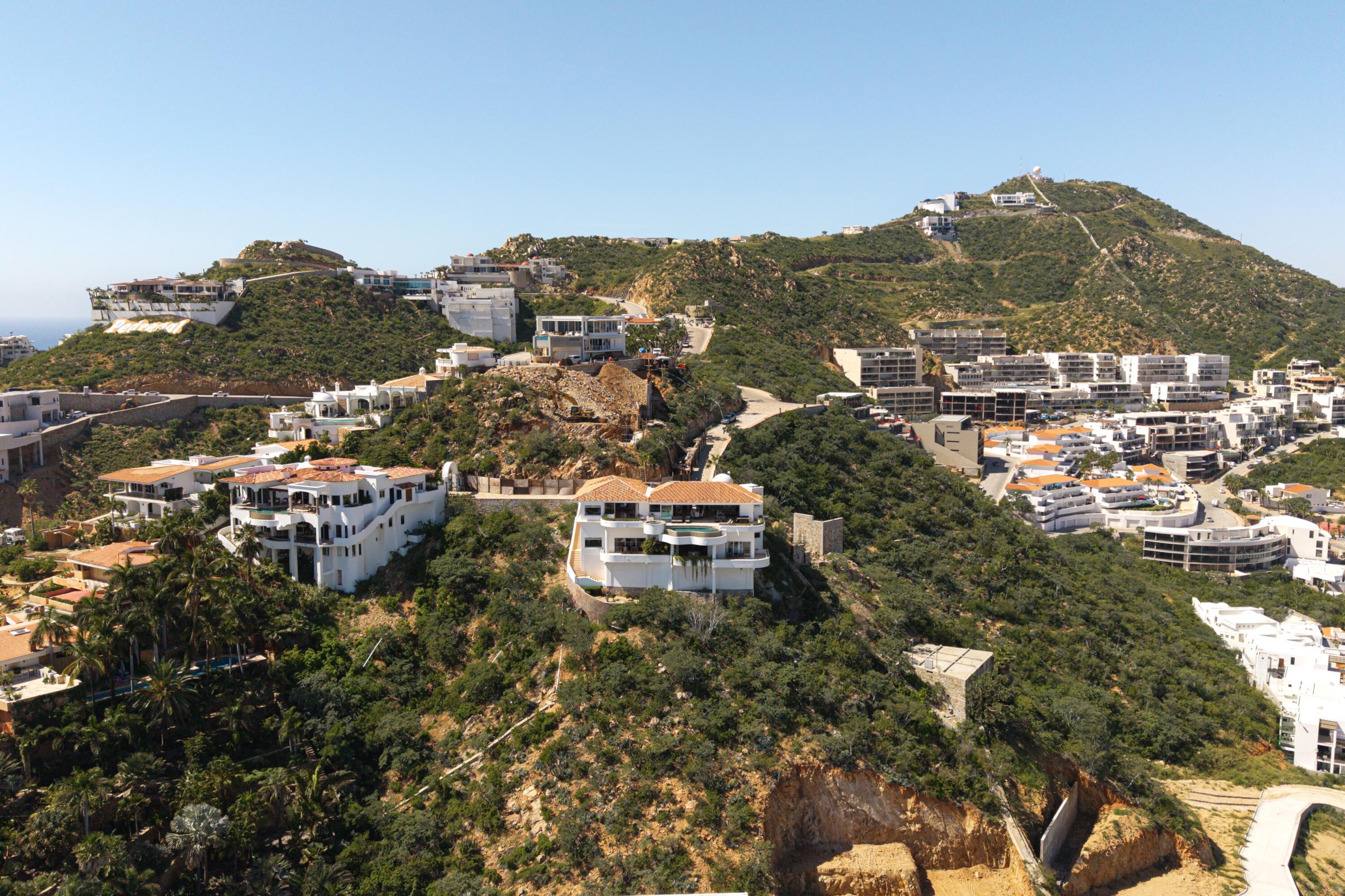 42 Camino Bonito Oriente Pedregal, Villa Leonetti