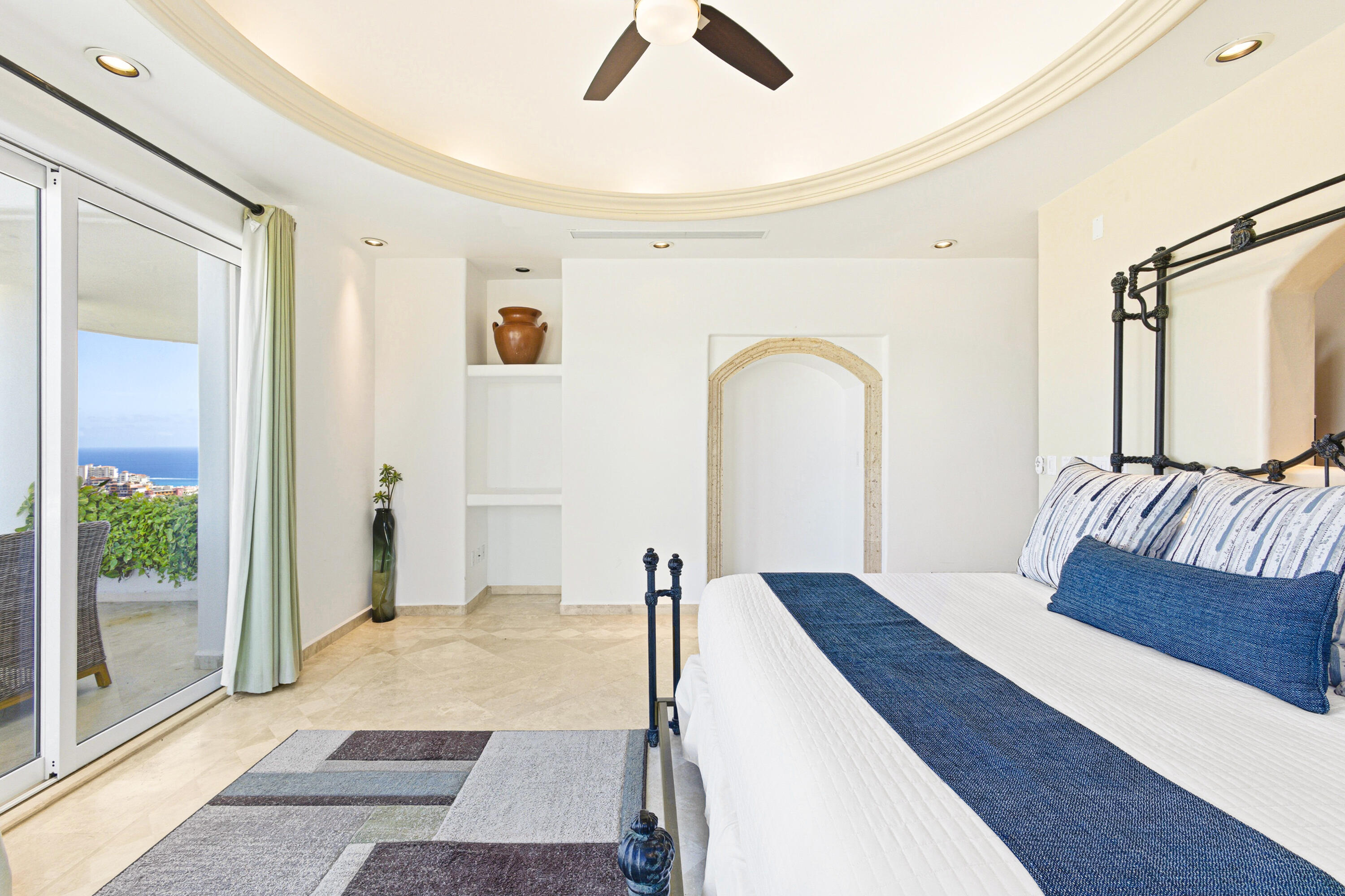 42 Camino Bonito Oriente Pedregal, Villa Leonetti