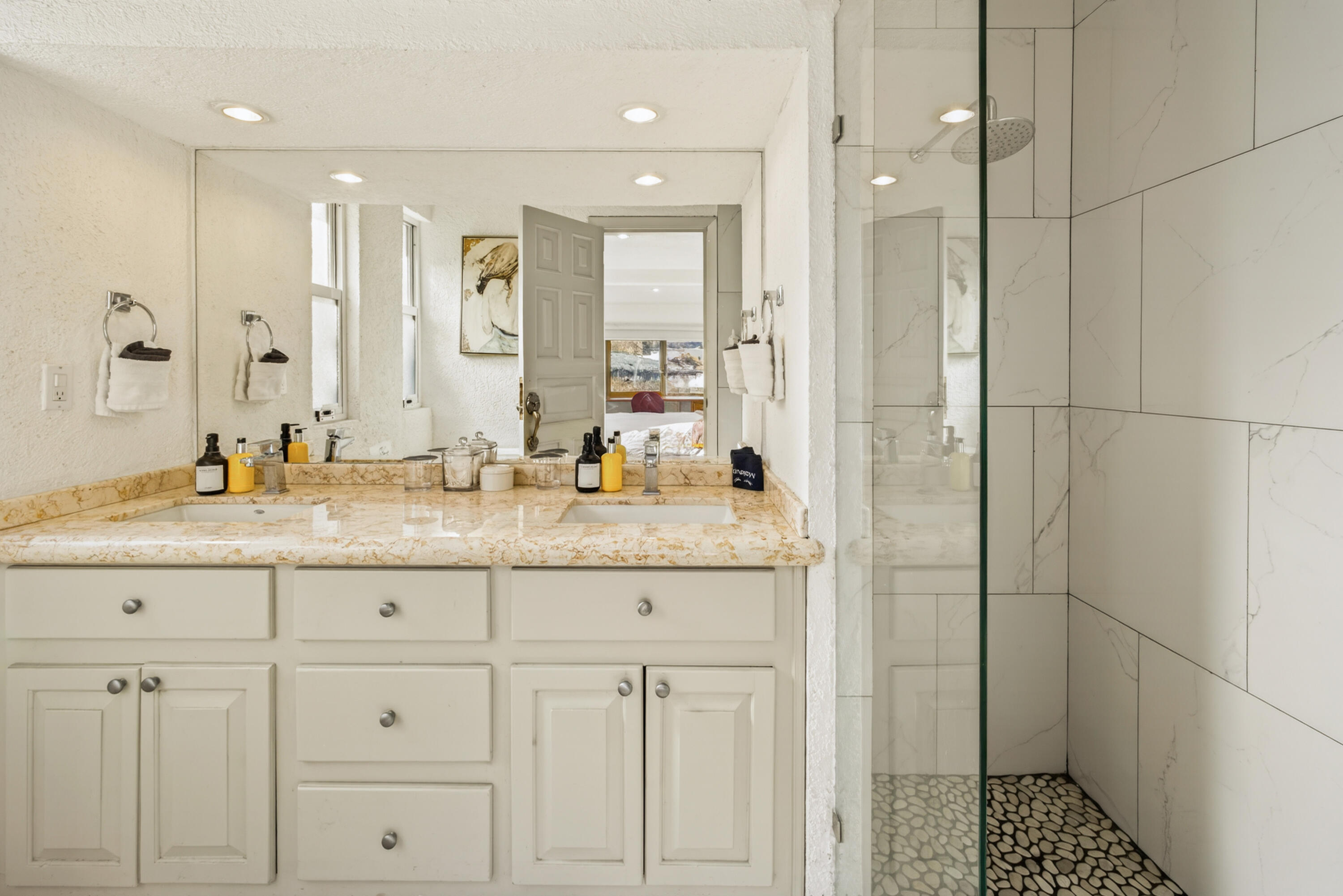 25 Camino Grande Pedregal, Villa Felicidad